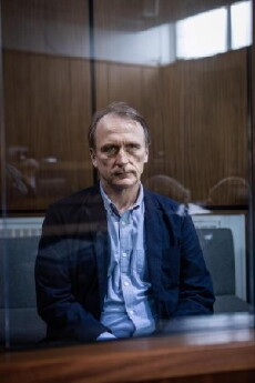 The Trial: A Murder in the Family (2017) - Stream Online