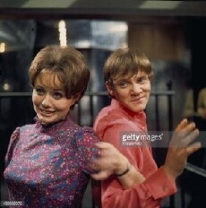 Sat'day While Sunday (1967) - Stream Online
