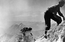 Im Schatten des Berges (1940) - Stream Online