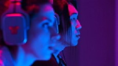 WCG Ultimate Gamer (2009) - Stream Online